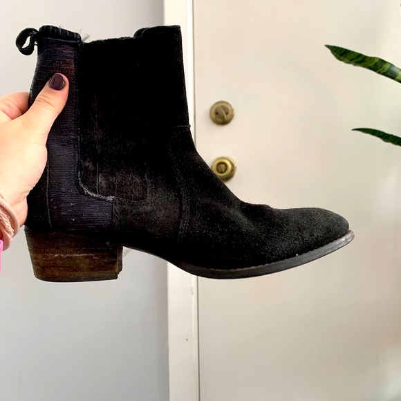 Black Boots - Picture 1 of 2